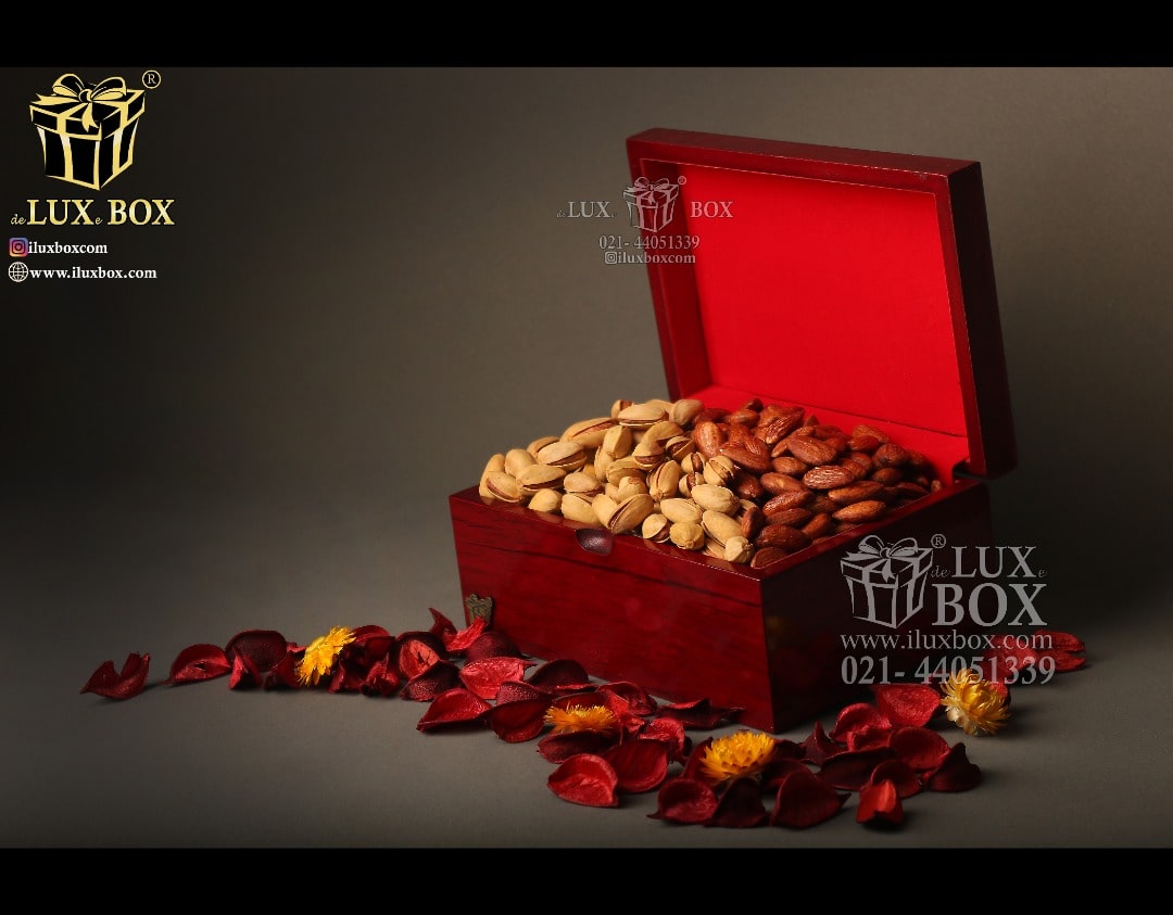 جعبه آجیل و خشکبار کادویی چوبی لوکس باکس